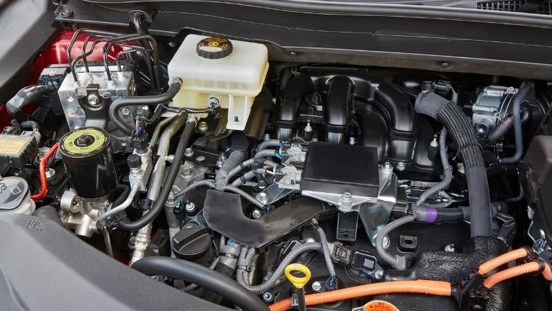 सड़क पर भरा पानी तो भूलकर भी न करें ये गलती, वरना Engine हो जाएगा सीज