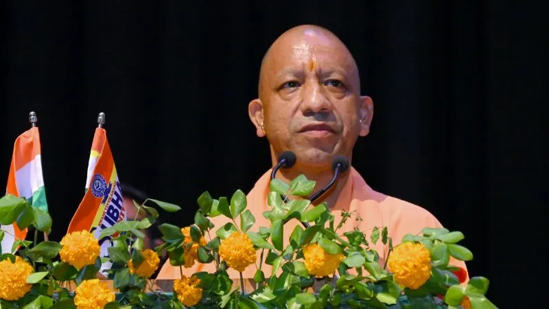 CM योगी के निर्देश पर आपदा पीड़ितों को तत्काल मिल रही राहत, 24 घंटे में चार-चार लाख की आर्थिक सहायता