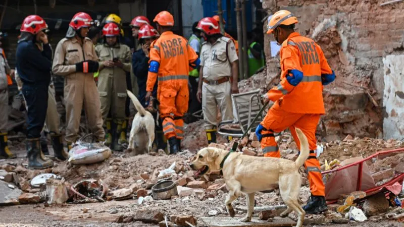 सत्य निकेतन PG हादसे में बड़ा एक्शन, बिल्डिंग मालिक के बाद बेटा और पत्नी भी अरेस्ट, 27 घंटों बाद खत्म हुआ रेस्क्यू