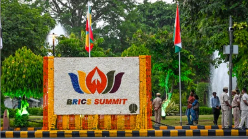 BRICS Summit 2026: दिल्ली पुलिस ने जारी की ट्रैफिक एडवाइजरी, राष्ट्रपति भवन म्यूजियम-अमृत उद्यान भी रहेंगे बंद