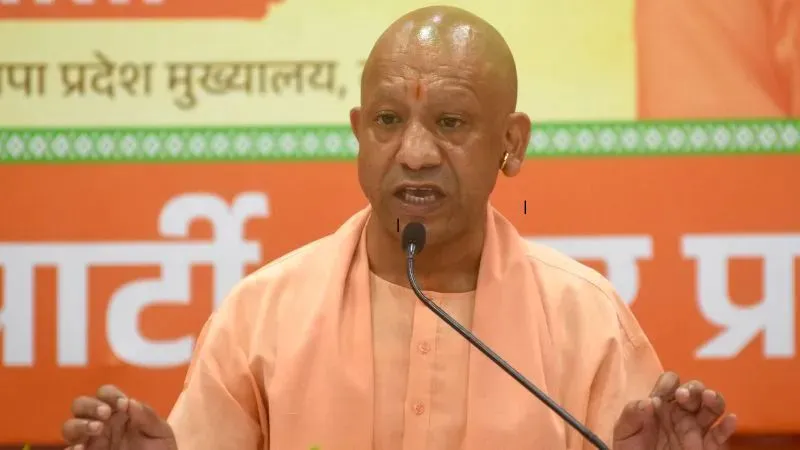 CM योगी ने विपक्ष पर साधा निशाना, बोले- बीमारू यूपी नहीं था, उसे चलाने वाले राजनेताओं की मानसिकता थी