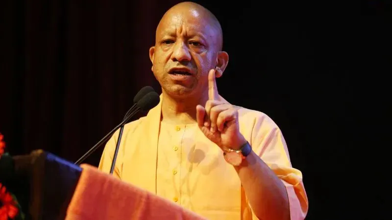 ‘नियुक्ति पत्र के बाद शिक्षक से पैसे मांगे तो जेल में सड़ना पड़ेगा’, CM योगी की चेतावनी, बोले-नकल माफिया की कमर तोड़ने की जिम्मेदारी