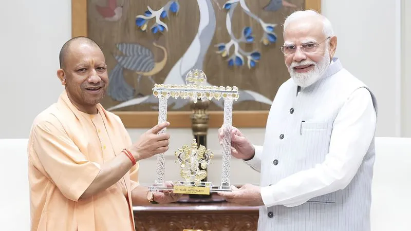 चुनावी माहौल के बीच CM योगी ने PM मोदी से की मुलाकात, करीब एक घंटे चली बैठक, इन मुद्दों पर हुआ मंथन