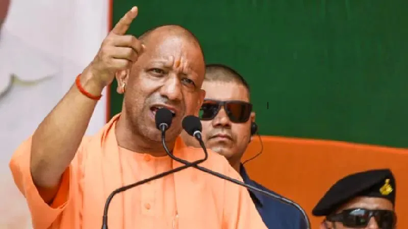 गोरखपुर में 500 से ज्यादा उद्योगों में 50 हजार युवाओं को मिला रोजगार, CM योगी बोले- यूपी कर्फ्यू और दंगा मुक्त, कानून का राज