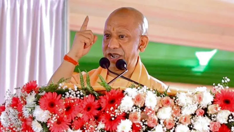 दंगा किया तो बाप-दादाओं की कमाई से भी धोना पड़ेगा हाथ : मुख्यमंत्री योगी आदित्यनाथ