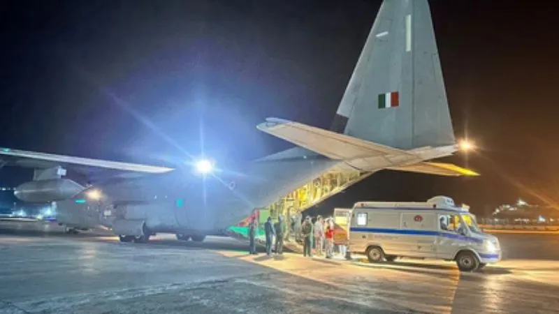 चुनौतीपूर्ण मौसम, घना अंधेरा और अटकी सांसें, IAF ने रातों-रात लेह से दिल्ली एयरलिफ्ट कर बचाई शख्स की जान