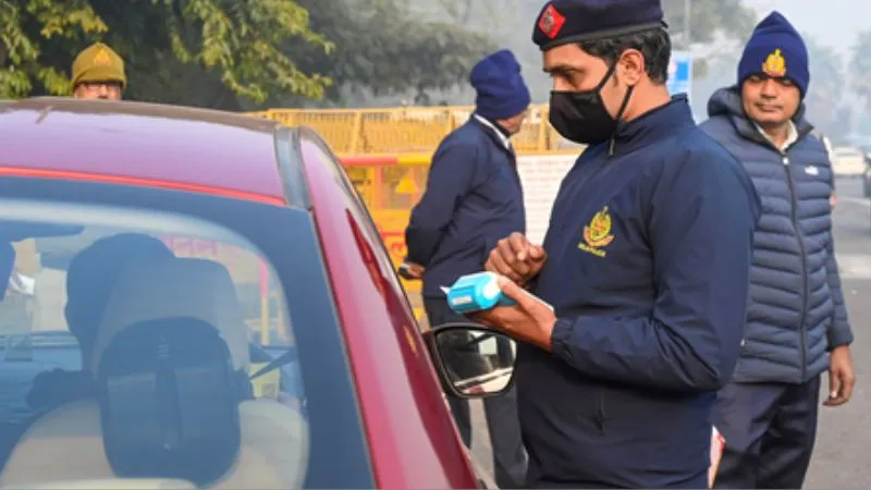दिल्ली-NCR में प्रदूषण बढ़ते ही क्यों लागू होता है GRAP? किस स्टेज पर क्या-क्या होगा बंद, जानें पूरी डिटेल