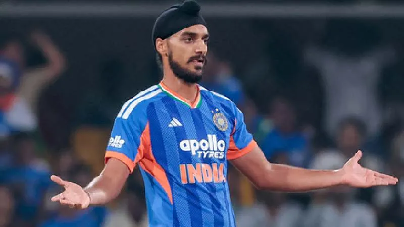 IND vs NZ: अर्शदीप सिंह ने तोड़ा भुवनेश्वर का रिकॉर्ड, ऐसा करने वाले बने नंबर-1 भारतीय गेंदबाज