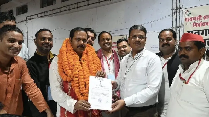 कौन हैं आशुतोष सिन्हा? जिन्होंने वाराणसी में बीजेपी को दी बड़ी शिकस्त, लगातार दूसरी बार बने MLC