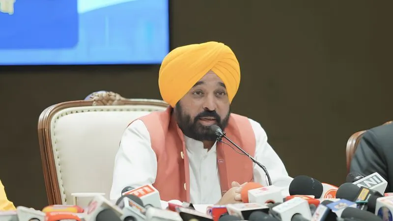 पंजाब में रोजगार और निवेश का बड़ा धमाका... CM मान ने लॉन्च किए 2 नए पोर्टल, 45 दिन में मिलेंगी सभी आवेदन को मंजूरी