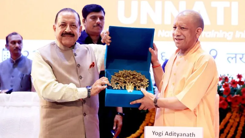 केंद्रीय मंत्री जितेंद्र सिंह ने की CM योगी की तारीफ, कहा- प्रशासनिक सुधारों और क्षमता विकास में UP रोल मॉडल