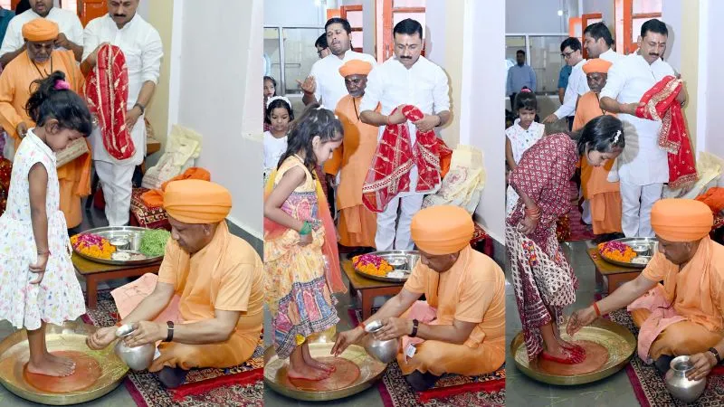 CM योगी ने महानवमी पर नौ दुर्गा स्वरूपा कन्याओं का पूजन किया, अपने हाथों से परोसा भोजन, पांव भी पखारे