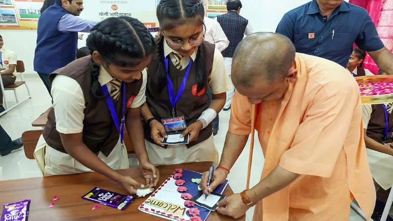 योगी सरकार में ज्ञान की नई उड़ान, परीक्षा की तैयारी को मिलेगा संकल्प और रणनीति का संबल, अकादमिक रणनीति पर होगा मंथन