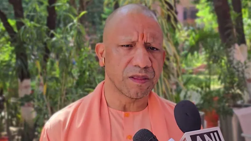 अराजकता से बाज आए कांग्रेस, वरना जो बचा है वह भी गंवा देगी :CM योगी आदित्यनाथ
