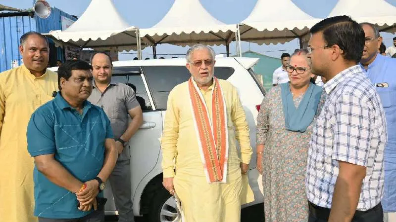 योगी सरकार फैजुल्लागंज में लगातार चला रही बाढ़ राहत कार्य, प्रभारी मंत्री ने किया निरीक्षण