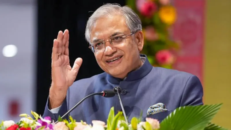 विपक्ष के प्रदर्शन के बीच ज्ञानेश कुमार के समर्थन में उतरे 42 पूर्व जज, कहा- संस्थाओं को बदनाम करने का हक नहीं