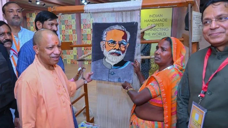 इंडिया कारपेट एक्सपो के गोल्डन जुबली एडिशन में CM योगी बोले-पलायन नहीं, अब अपनी माटी में हुनर दिखा रहे कारीगर