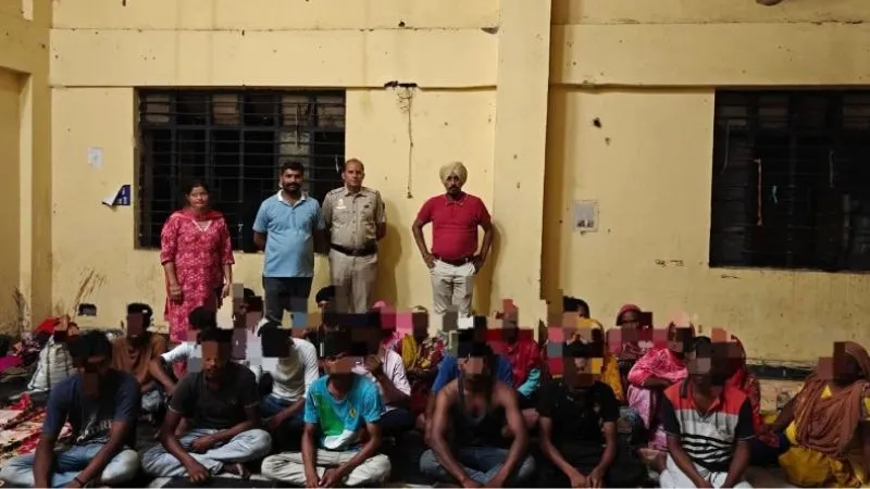 कश्मीर से खदेड़े जा रहे घुसपैठिए, 150 बांग्लादेशियों को किया गया डिपोर्ट! बंगाल पहुंचा वायुसेना का विमान
