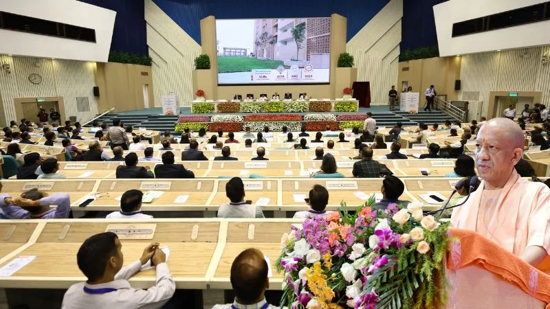 CM योगी के नेतृत्व में UP का देशभर में परचम, PM आवास योजना-शहरी में मिले दो राष्ट्रीय पुरस्कार, दिल्ली के विज्ञान भवन में किया गया सम्मानित