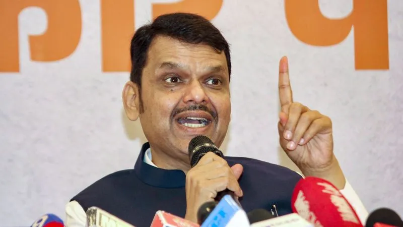 'किसी को नहीं छोड़ेंगे...', टाइगर श्रॉफ पर हमले के आरोपियों को CM फडणवीस की दो टूक, कहा-हमलावरों के आकाओं को भी ढूंढ निकालेंगे