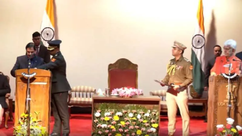 जम्मू-कश्मीर में उमर अब्दुल्ला कैबिनेट का विस्तार, अली सागर समेत 4 नए मंत्रियों ने ली शपथ