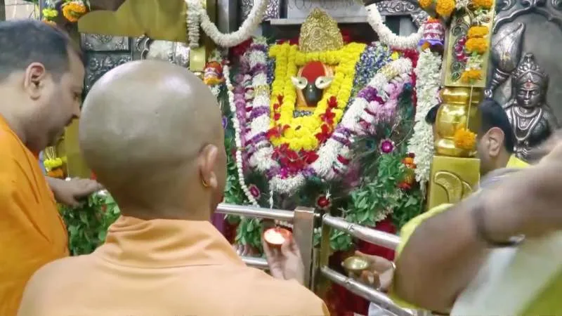 योगी सरकार सप्तमी से नवमी तक मंदिरों में कराएगी देवी गीत व दुर्गा सप्तशती पाठ का आयोजन