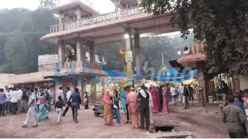 MP के ग्वालियर में शीतला माता मंदिर के पास मौत बनकर दौड़ा अनियंत्रित ट्रक, 12 की मौत, 27 घायल