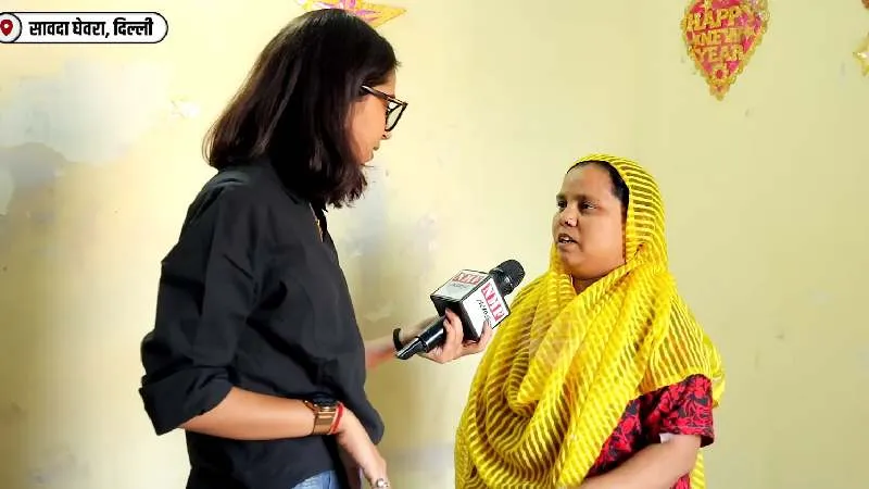 Modi सरकार को कोस रहे विरोधियों को फ्लैट पाने वाली मुस्लिम ने लताड़ा | Race Course Masjid Camp