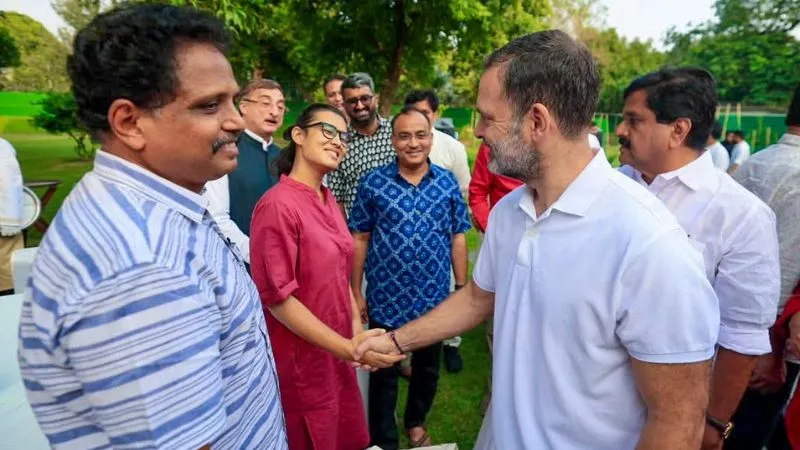 कांग्रेस में नेहा बोरा को लेकर शुरू हुई कलह! राहुल गांधी ने अपने ही नेताओं को सुनाई खरी-खरी, बोले- आप गलत पार्टी में हैं
