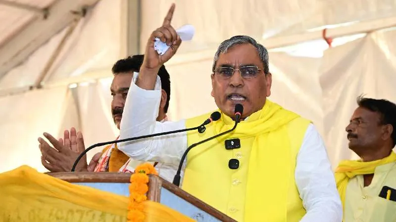 ओपी राजभर का अखिलेश यादव-राहुल गाँधी पर बड़ा हमला, बोले- हिम्मत है तो इस्तीफा दें सांसद-विधायक