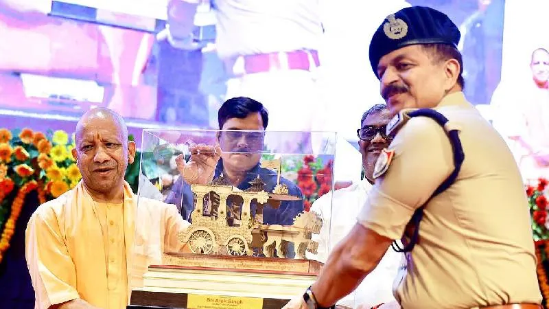 मुख्यमंत्री योगी आदित्यनाथ ने 470 खिलाड़ियों को सौंपे नियुक्ति पत्र, अब पुलिस की वर्दी में निभाएंगे नई जिम्मेदारी