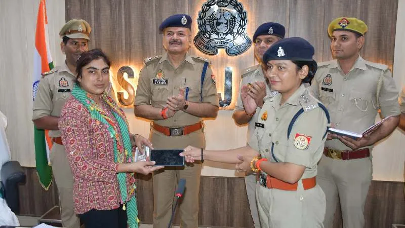 मिशन शक्ति 6.0 में यूपी पुलिस का कमाल, सात दिन में पांच राज्यों से खोज निकाले 32 लाख के गुम मोबाइल