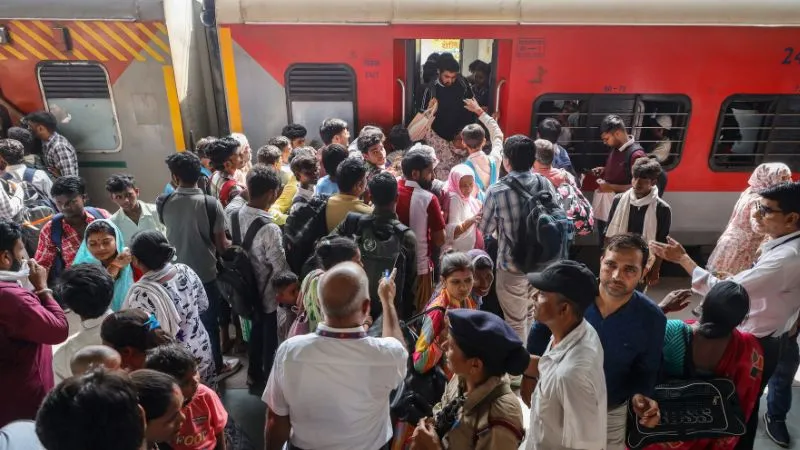 CJP प्रोटेस्ट के बीच रेलवे का बड़ा आदेश, दिल्ली आने वाली राजधानी, तेजस, शिवगंगा और अमृत भारत जैसी ट्रेनें रद्द