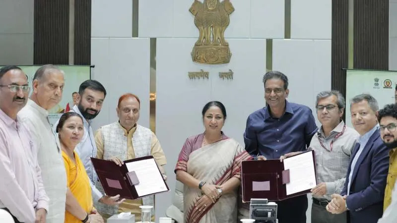 CM रेखा गुप्ता का बड़ा ऐलान, दिल्ली में बनेंगे 250 से अधिक संग्रह केंद्र, खंडित मूर्तियों की होगी रीसाइक्लिंग