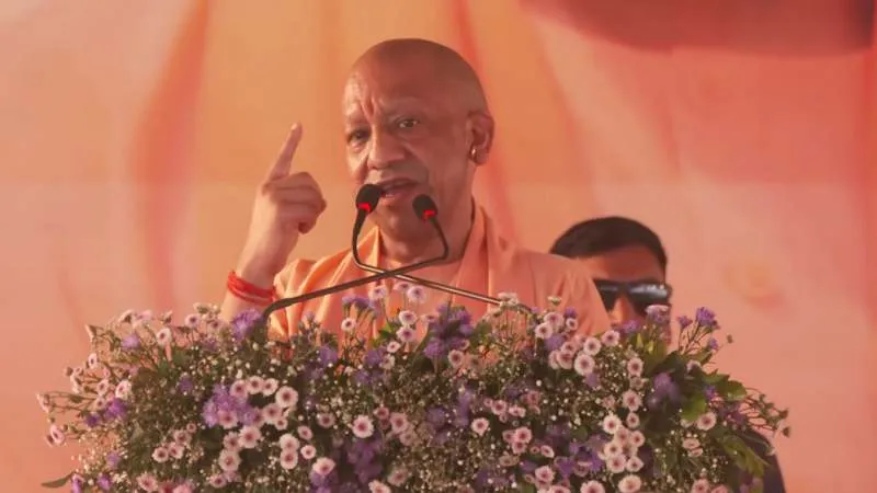 सपा को माफिया की कब्र पर आंसू बहाने की फिक्र, शिक्षकों के हितों की नहीं : मुख्यमंत्री योगी आदित्यनाथ