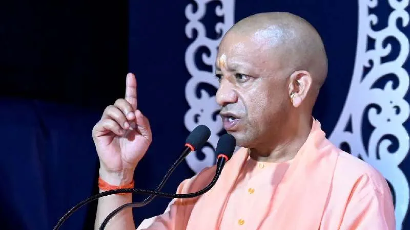 हाईवे-एक्सप्रेसवे पर बढ़ेगी सुरक्षा, शीतलहर-कोहरे में हादसे रोकने के लिए योगी सरकार ने शुरू की तैयारी