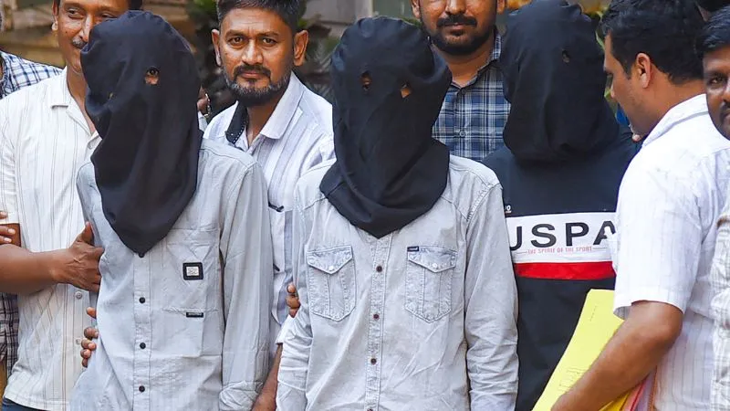 कौन दे रहा था शूटरों को इनपुट? टीवी पर चेहरे दिखते ही आया भागने का मैसेज, टाइगर श्रॉफ फायरिंग केस में बड़ा खुलासा
