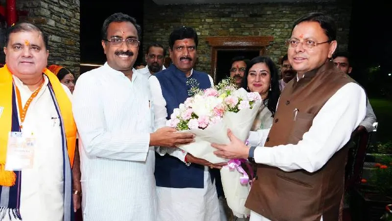 उत्तराखंड में BJP के नए प्रभारी राम माधव का स्वागत, CM धामी ने कांग्रेस पर साधा निशाना