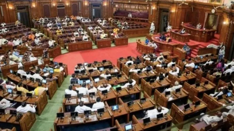 कितनी ताकतवर होती है MLC की कुर्सी? जानें चुनाव से लेकर अधिकारों तक की पूरी जानकारी