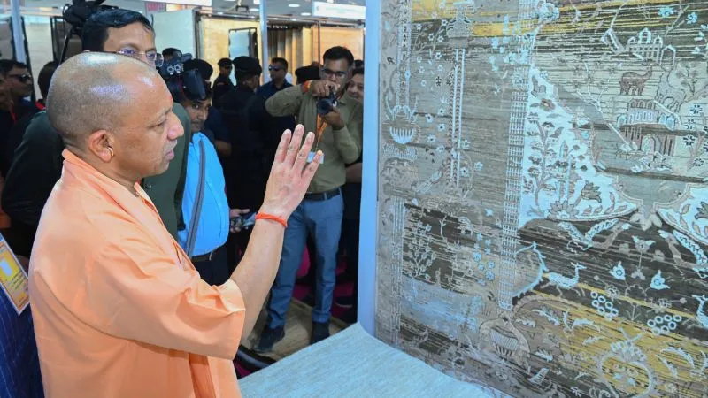 इंडिया कारपेट एक्सपो: कालीन उद्योग के लिए अलग नीति की उठी मांग, CM योगी ने दिया भरोसा, कहा- सरकार जरूर लेगी संज्ञान