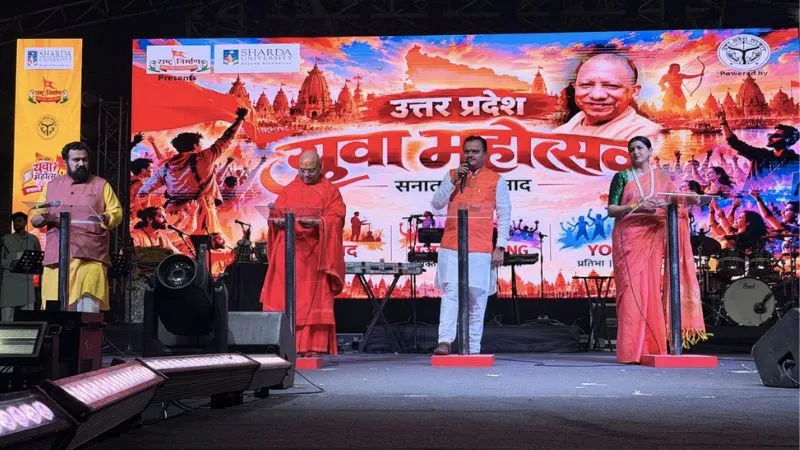 भाषा अनेक, भाव एक और राष्ट्र निर्माण... ग्रेटर नोएडा में दिखा अनोखा संगम, 'सनातनी शंखनाद 2026' में जुटे 8 हजार युवा