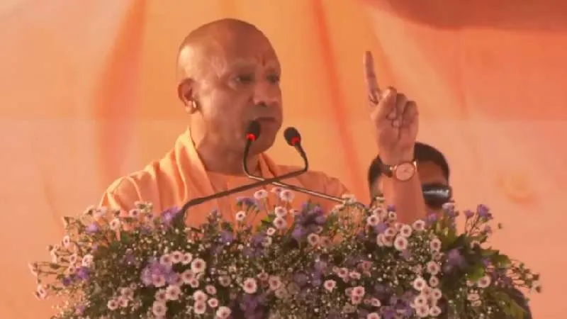 सपा को माफिया की कब्र पर आंसू बहाने की फिक्र, शिक्षकों के हितों की नहीं : मुख्यमंत्री योगी आदित्यनाथ