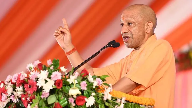 अराजकता फैलाकर सत्ता हथियाने का सपना देख रही शक्तियां: मुख्यमंत्री योगी आदित्यनाथ