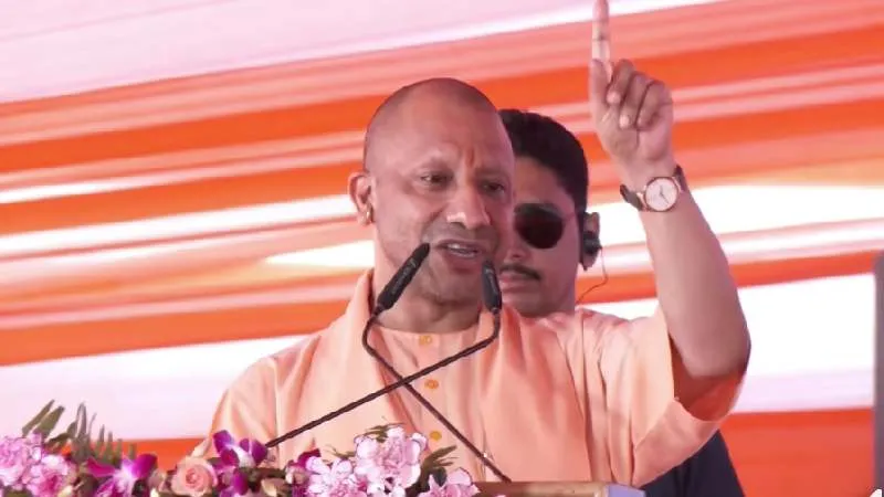 CM योगी आदित्यनाथ का सपा पर हमला, बोले- शिक्षा की घोषित दुश्मन है समाजवादी पार्टी