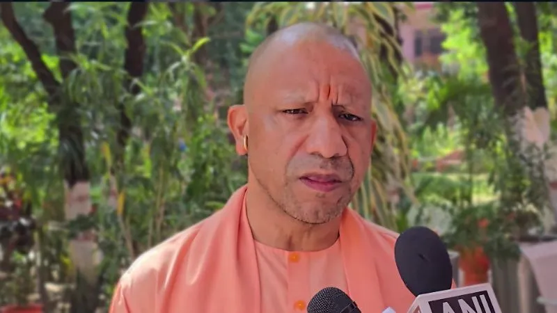 योगी आदित्यनाथ का कांग्रेस पर निशाना, कहा- देश में अराजकता-अव्यवस्था का पर्याय बनी कांग्रेस