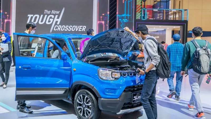 दिवाली से पहले कारों पर बंपर छूट! Maruti से Mahindra तक, लाखों रुपये बचाने का मौका