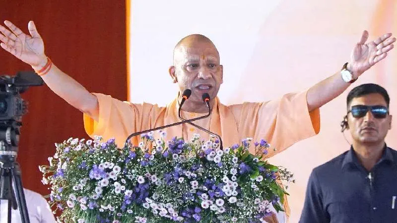 योगी सरकार में परिवार की बंदिशें टूटीं, लखनऊ की कई बेटियों ने हासिल किया मुकाम