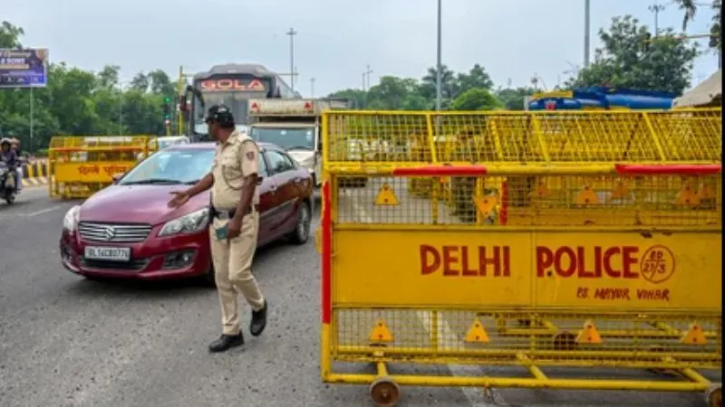 Delhi Traffic Rules: 1 नवंबर से दिल्ली में इन गाड़ियों की एंट्री बंद! लागू होंगे नए GRAP नियम