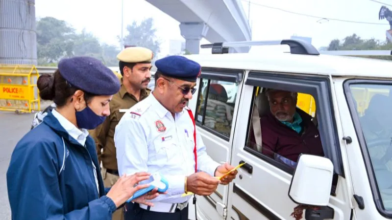 दिल्ली-NCR में प्रदूषण का अलर्ट! AQI बिगड़ते ही GRAP-1 लागू, जानें क्या बदलेगा?