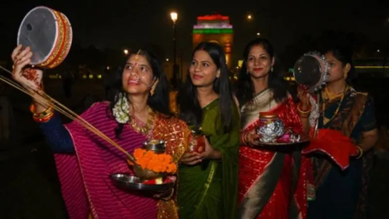 मनचाहे जीवनसाथी के लिए कुंवारी कन्याएं भी रख सकती हैं करवाचौथ का व्रत, क्या कहती हैं धार्मिक मान्यताएं?
